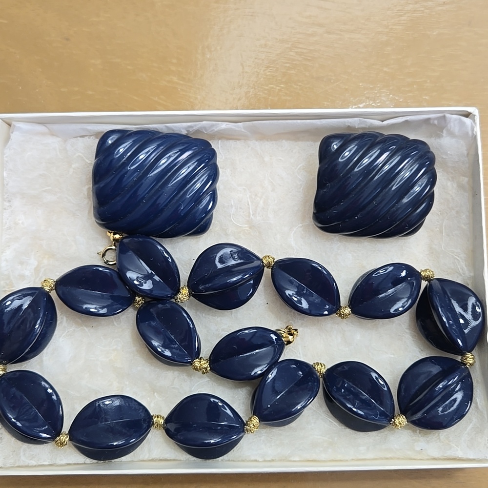 NAPIER costume necklace and earring set